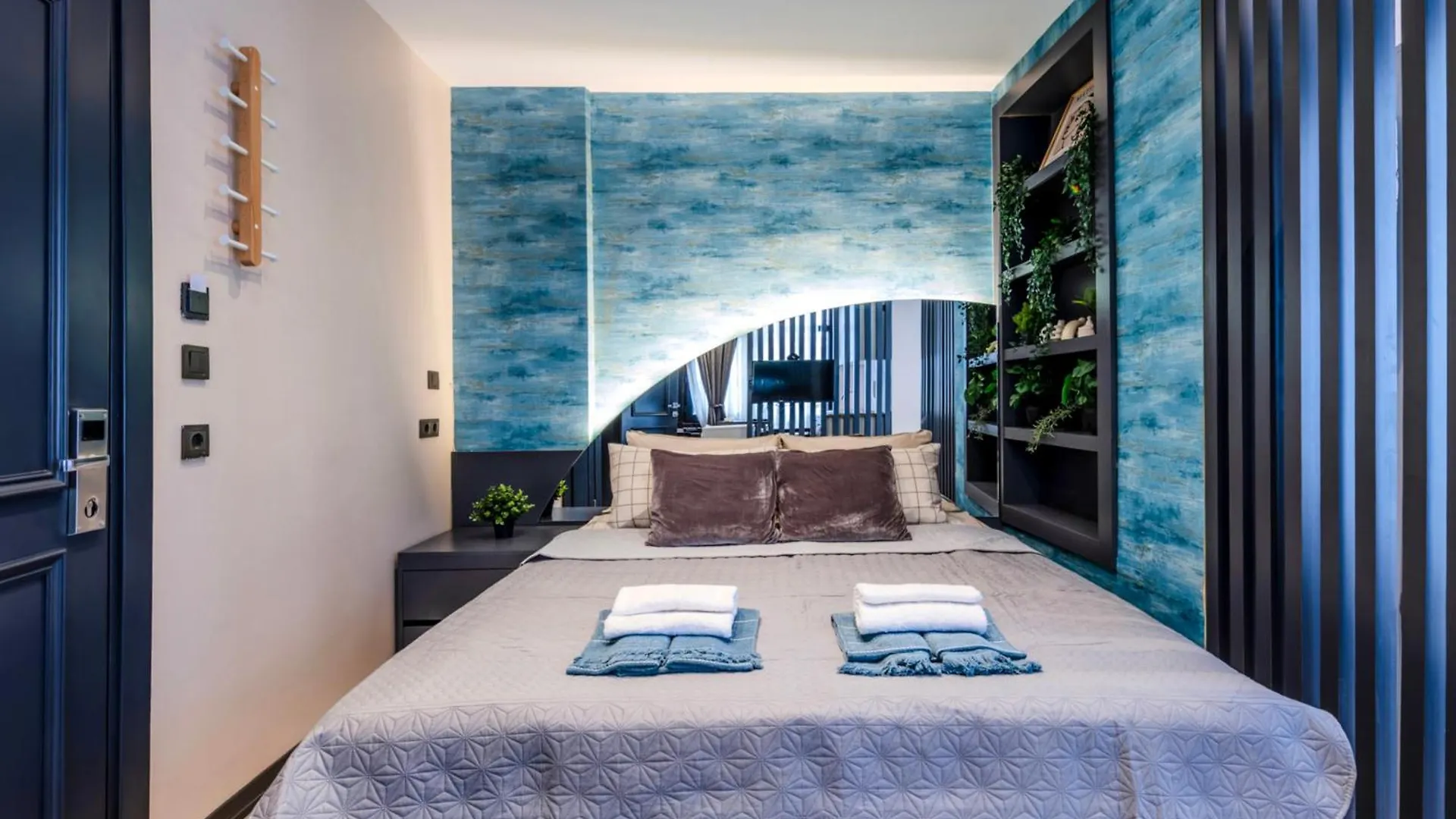 Equipment Modernist Design - In The Bosphorus - Galataport - Taksim Apartment Istanbul