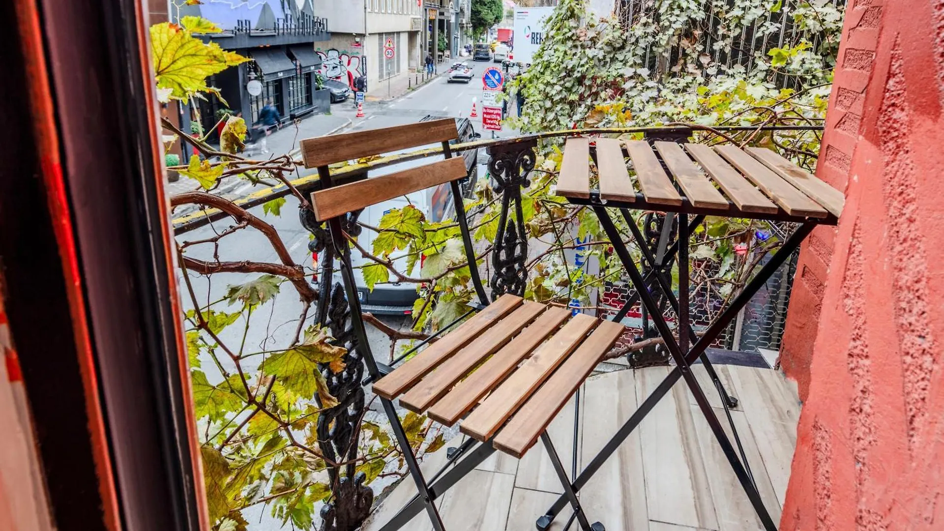 Equipment Modernist Design - In The Bosphorus - Galataport - Taksim Apartment Istanbul