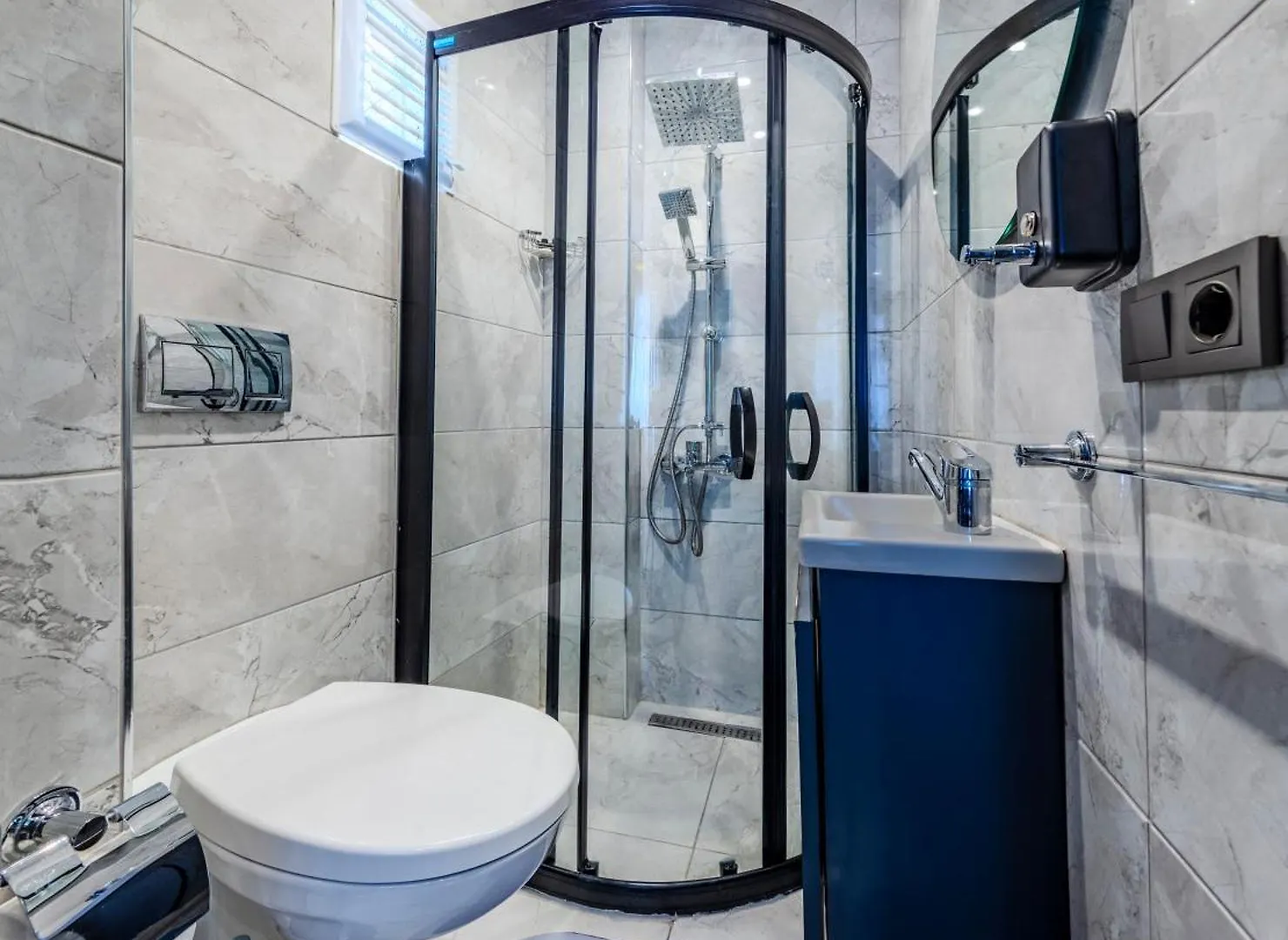 Equipment Modernist Design - In The Bosphorus - Galataport - Taksim Apartment Istanbul