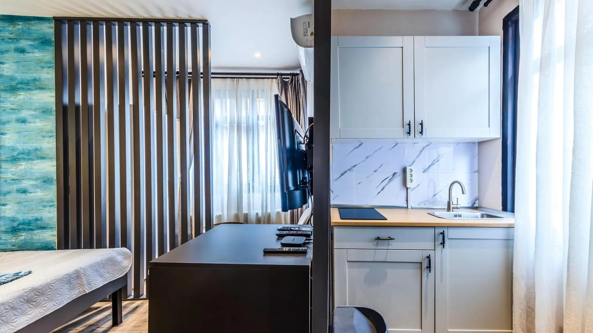 Equipment Modernist Design - In The Bosphorus - Galataport - Taksim Apartment Istanbul