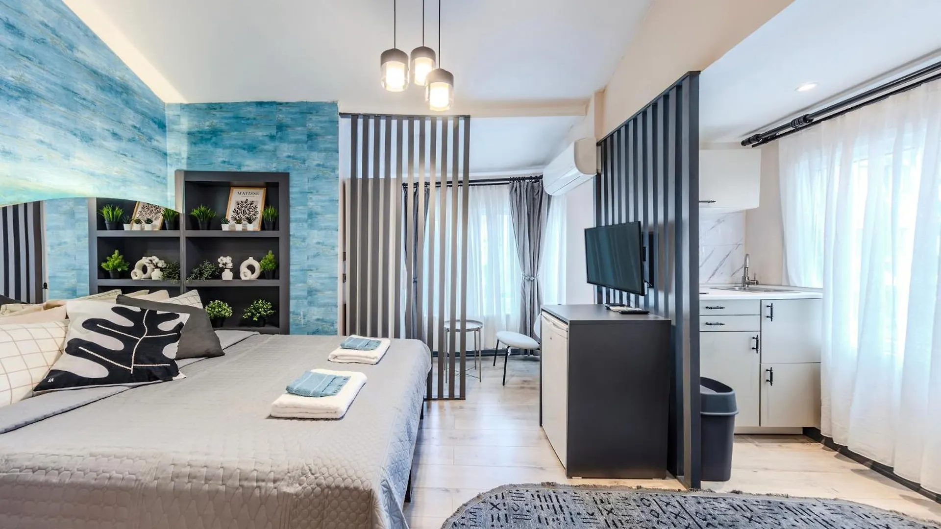 Equipment Modernist Design - In The Bosphorus - Galataport - Taksim Apartment Istanbul Turkey
