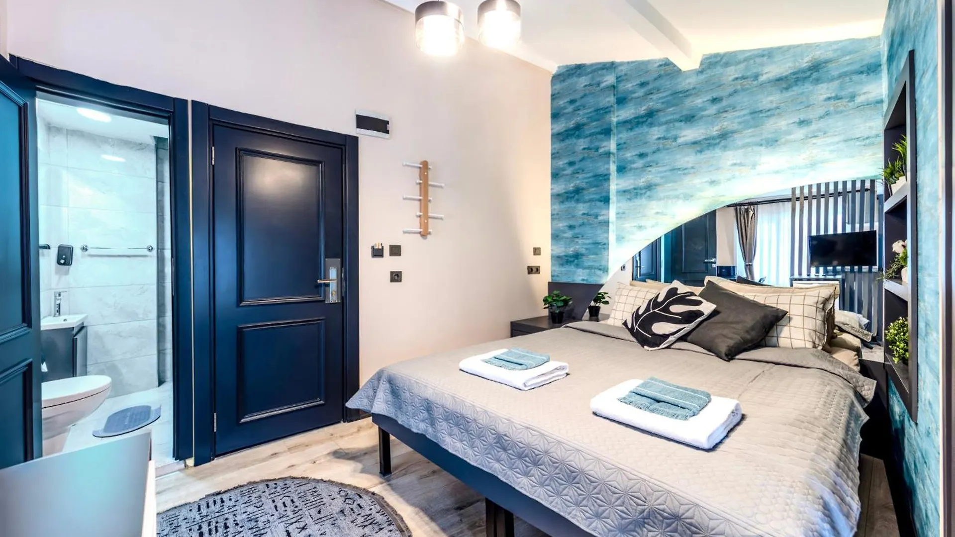 Equipment Modernist Design - In The Bosphorus - Galataport - Taksim Apartment Istanbul