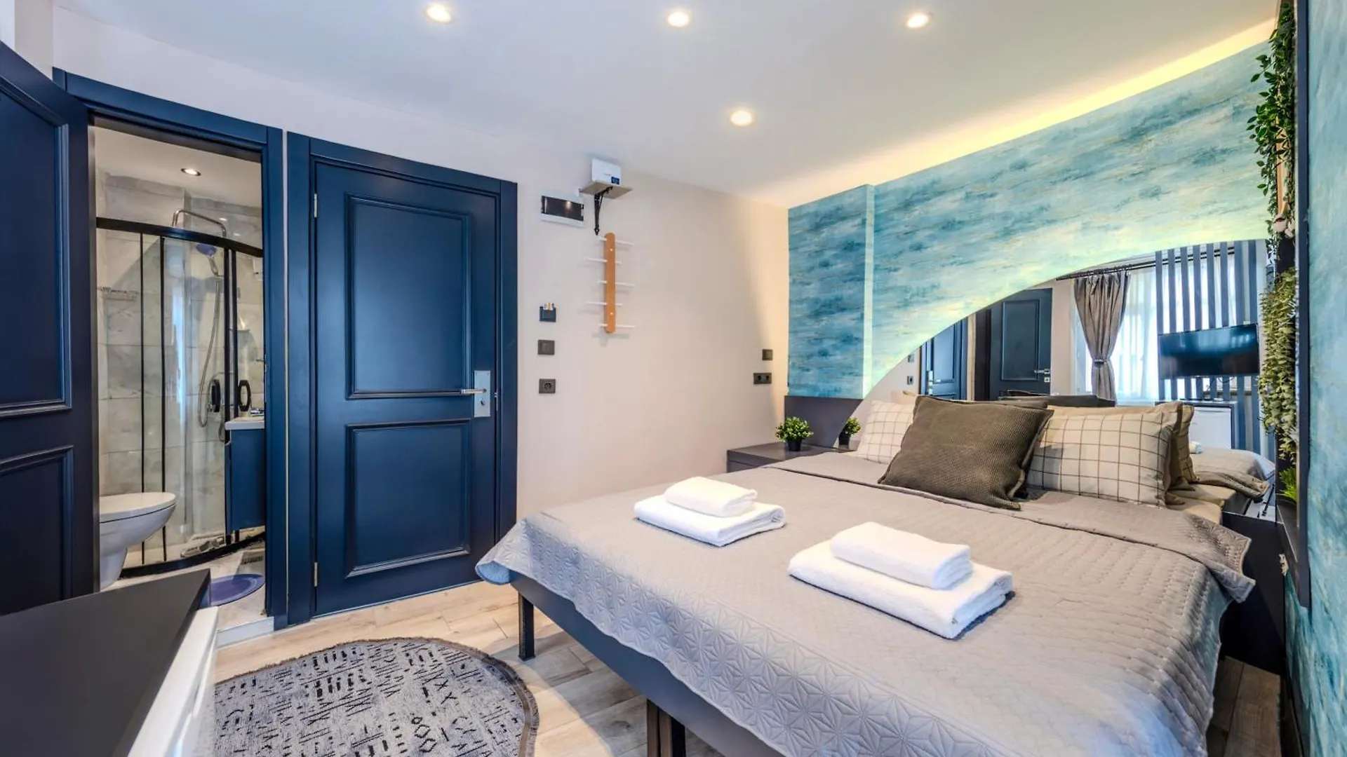 Equipment Modernist Design - In The Bosphorus - Galataport - Taksim Apartment Istanbul