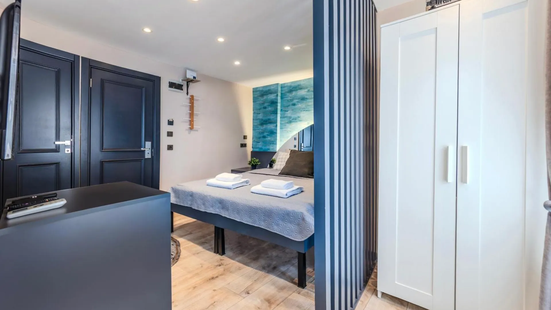 Equipment Modernist Design - In The Bosphorus - Galataport - Taksim Apartment Istanbul Turkey