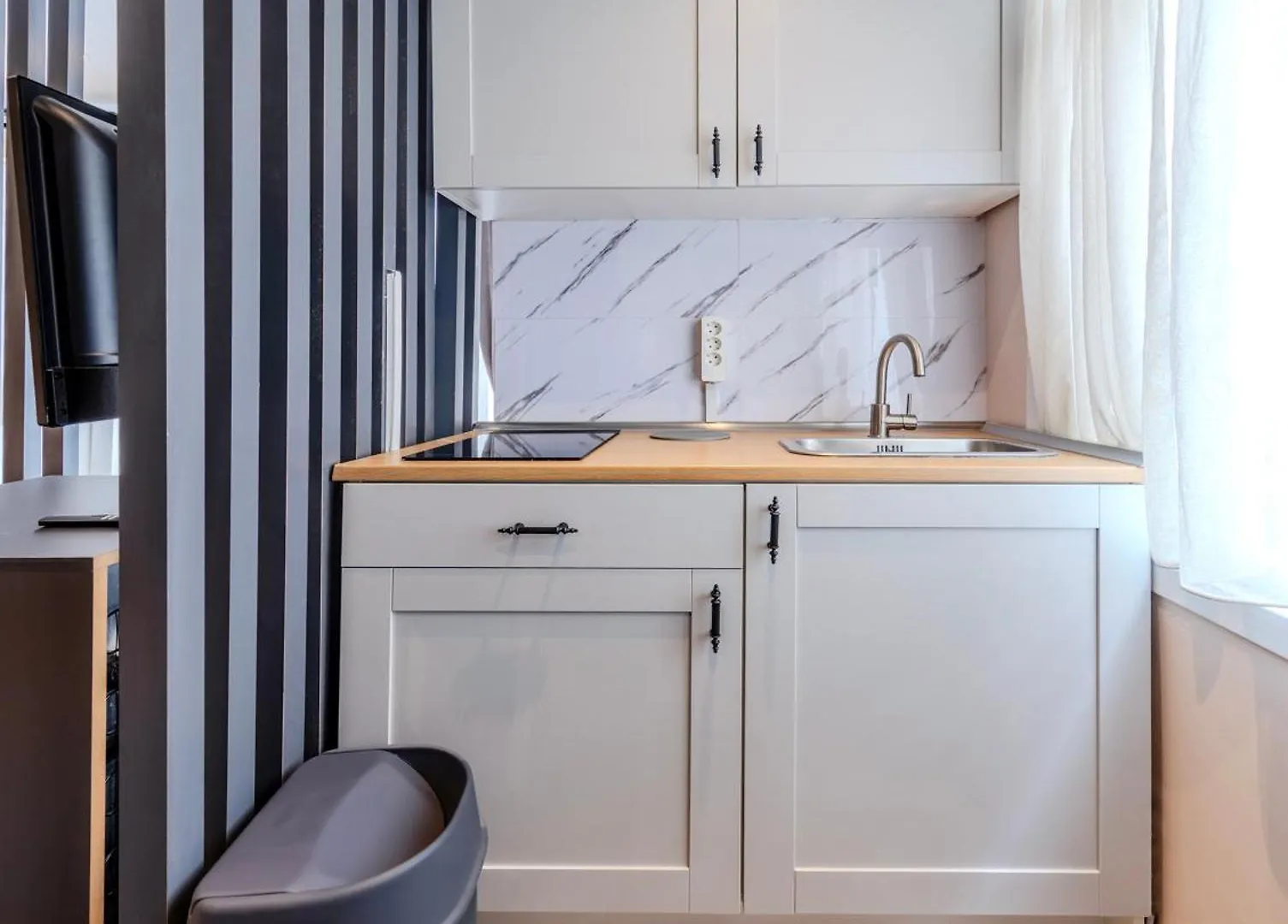 Equipment Modernist Design - In The Bosphorus - Galataport - Taksim Apartment Istanbul