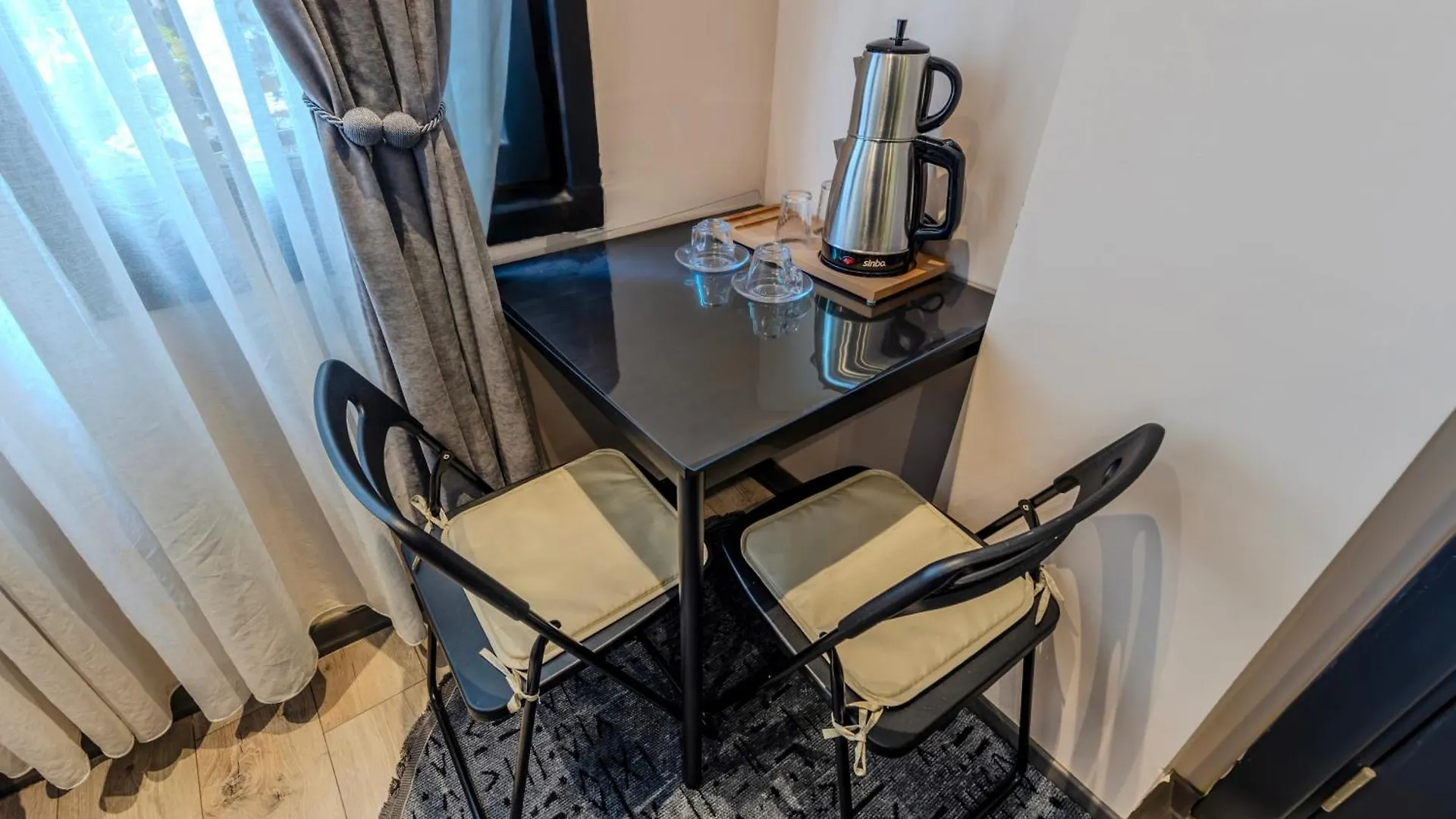 Equipment Modernist Design - In The Bosphorus - Galataport - Taksim Apartment Istanbul Turkey